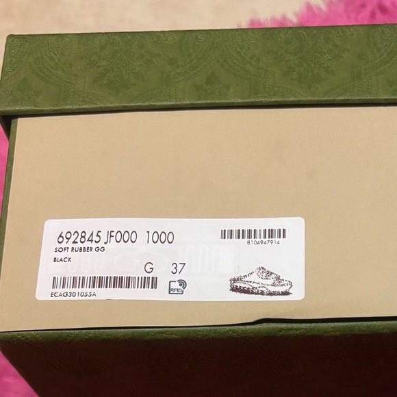 Gucci Interlocking G Logo Black Platform Slides - Picture 10 of 10